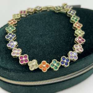 Çiçek Motifli Vip Bileklik