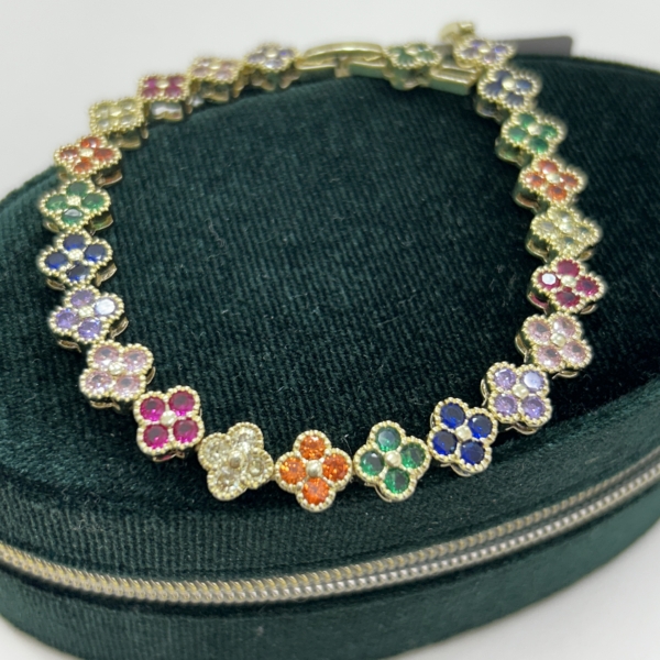 Çiçek Motifli Vip Bileklik